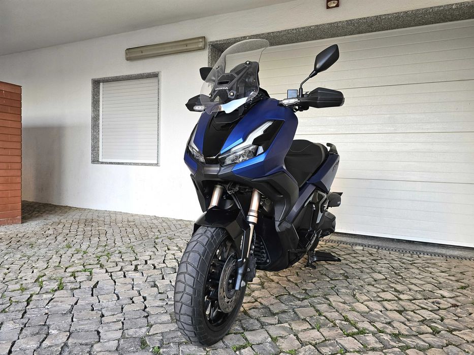 Honda ADV 350 de 2024 com apenas 10.600 kms e com garantia da marca