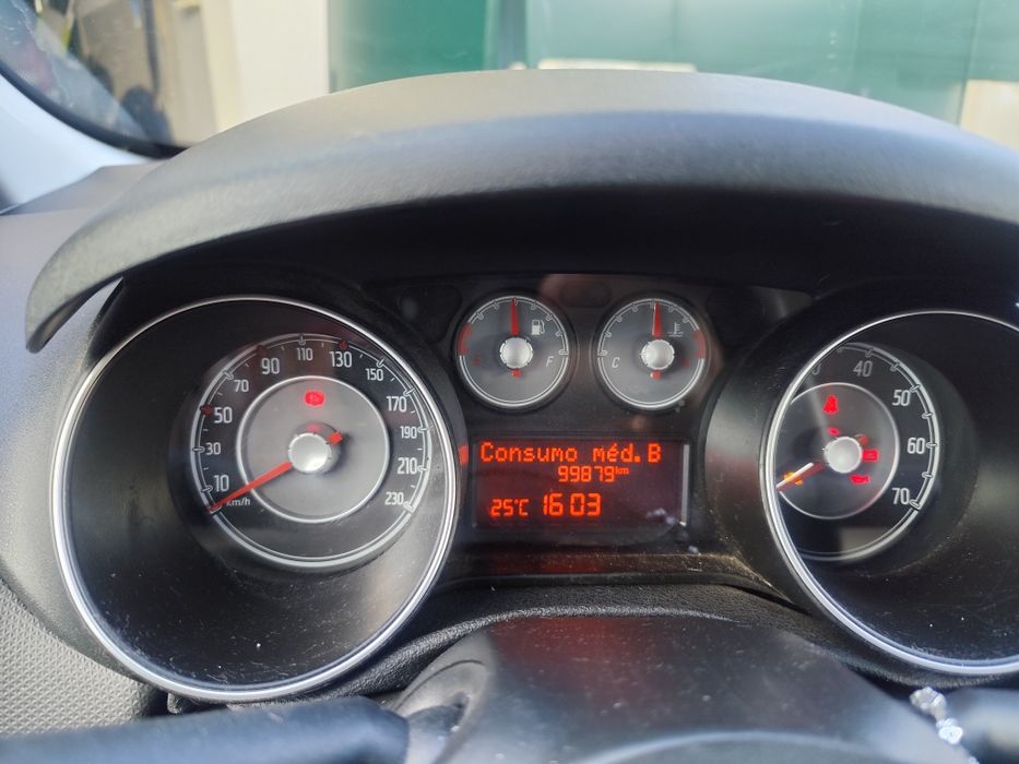 Fiat Punto 1.2 com 69cv de 2015 com 99900km