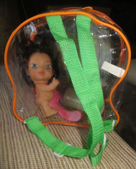 Mochila / Lancheira, c/ boneca, Biberom e Escova
