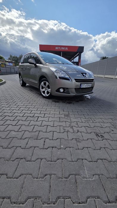 Sprzedam peugeot 5008 2012r 1.6  hdi  7-osob