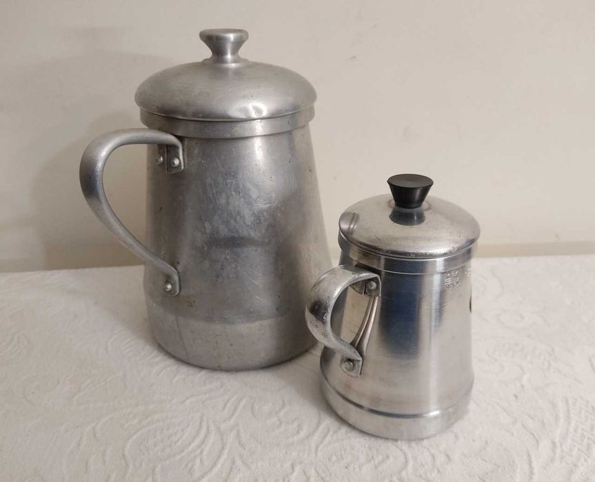 Lote 2 Bules Vintage em Alumínio – Estilo Rústico / Industrial