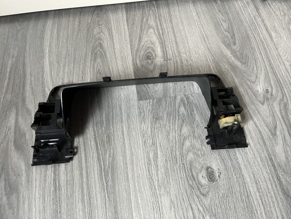 Пластик навколо спідометра Opel Kadett E