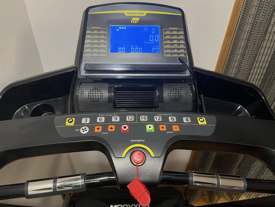 Vendo passadeira fitness Moovyoo jaguar 2.0 profissional.