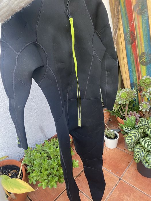 fatos de neoprene surf