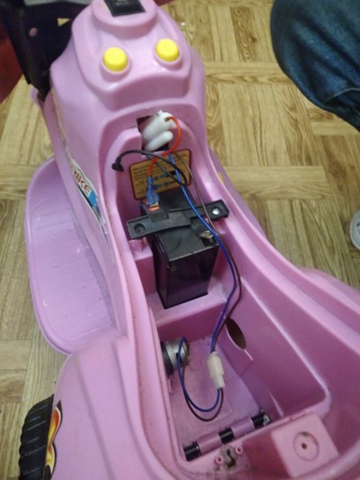 Motorek na akumulator