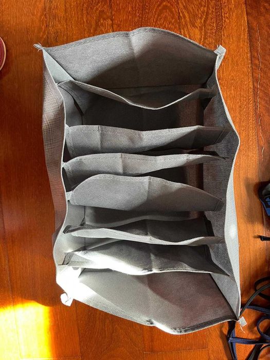 2 organizadores diferentes de roupa