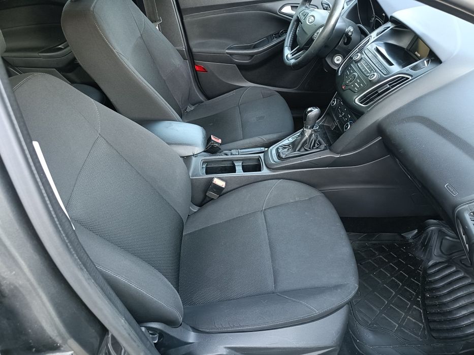 Ford Focus Kombi 2016r 1.6 Benzyna Led Polski Salon