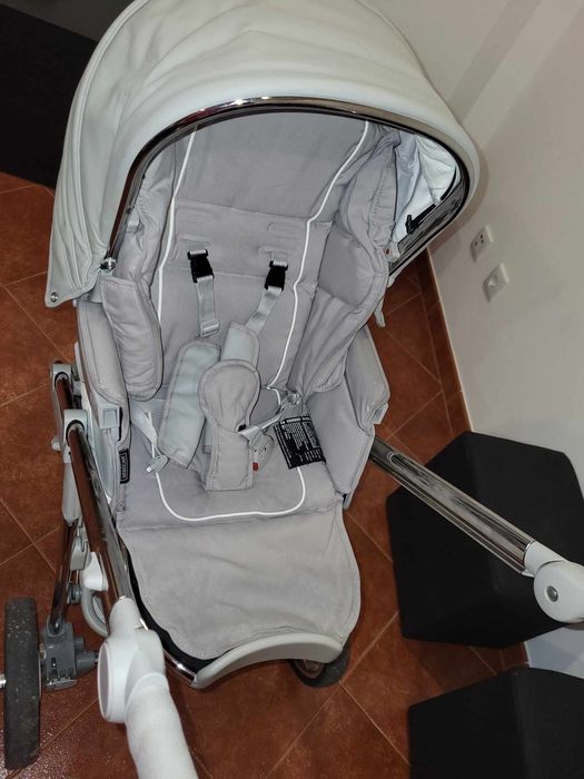 Trio bebecar (carrinho, ovo e alcofa)