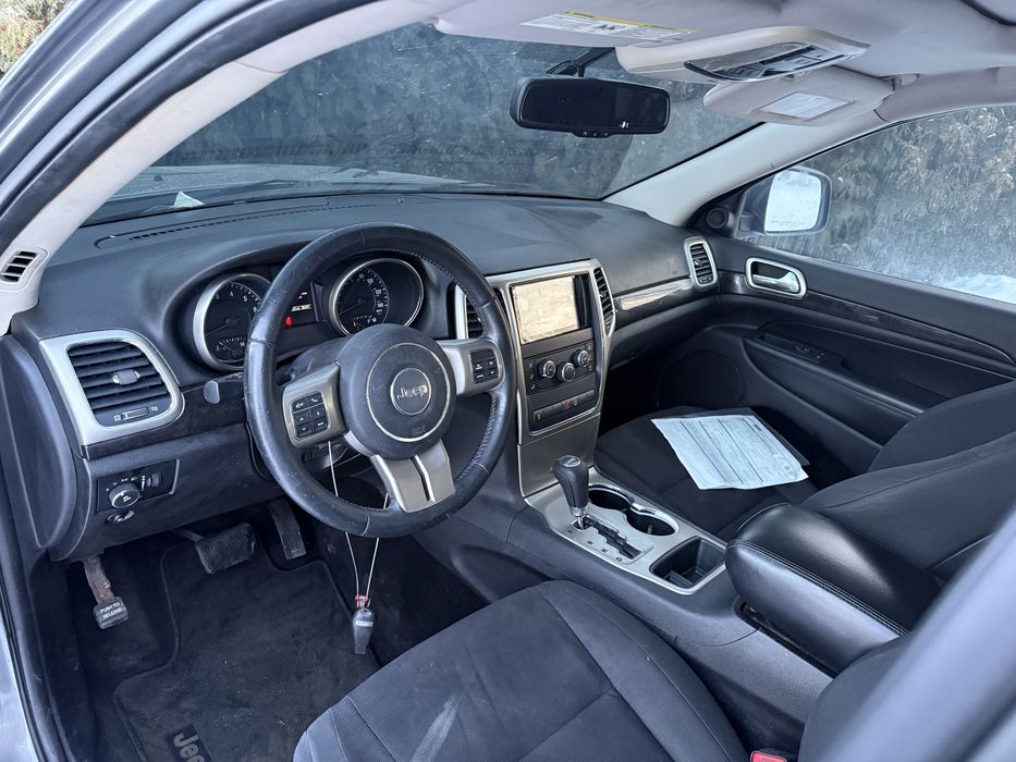 Jeep grand cherokee laredo 2013