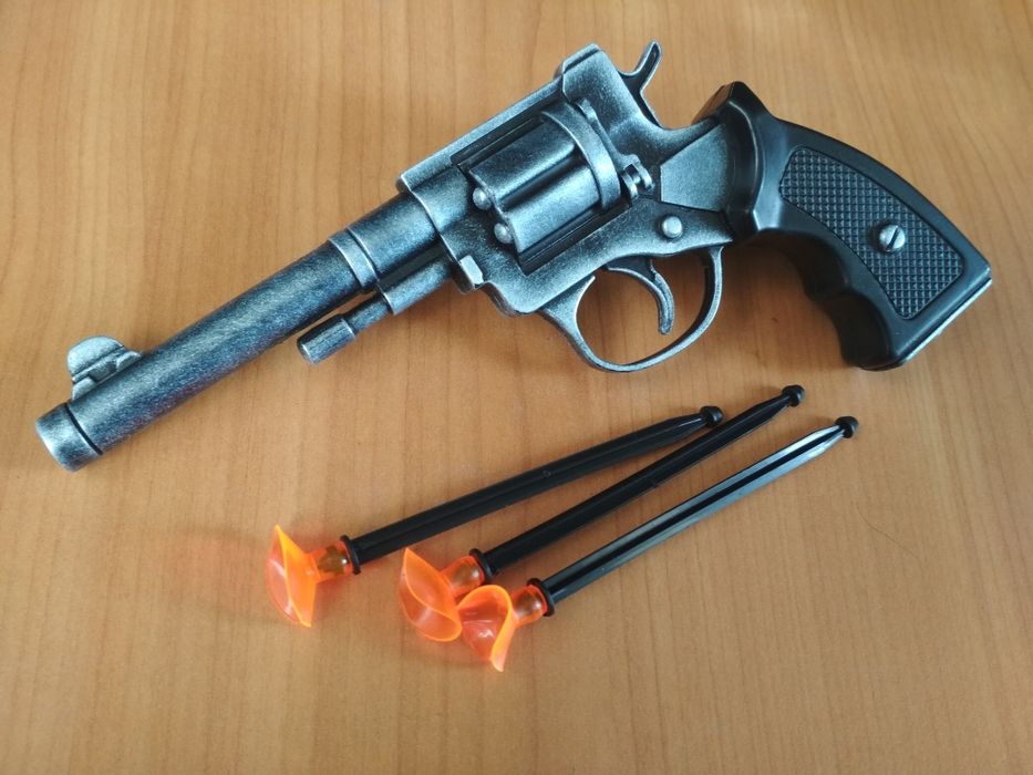 Игровой Наган детский из пластика.