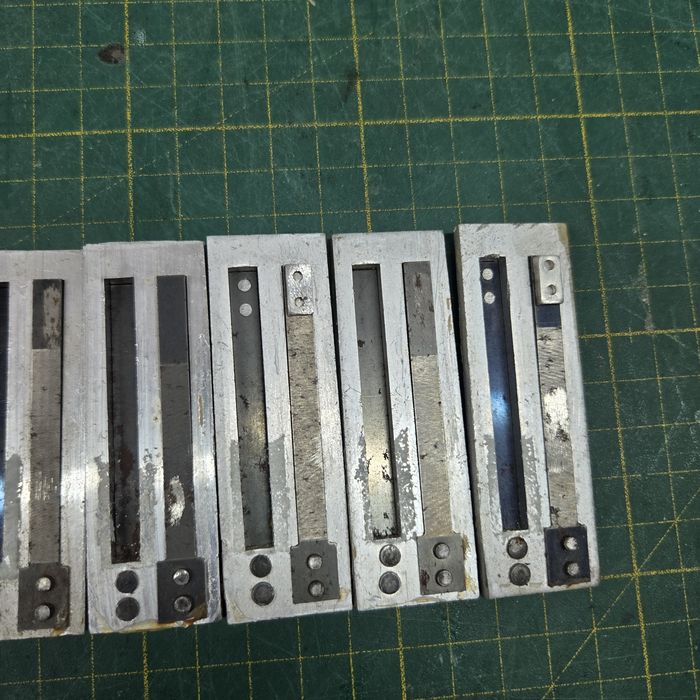 Głosy basowe do akordeonu lub harmonii