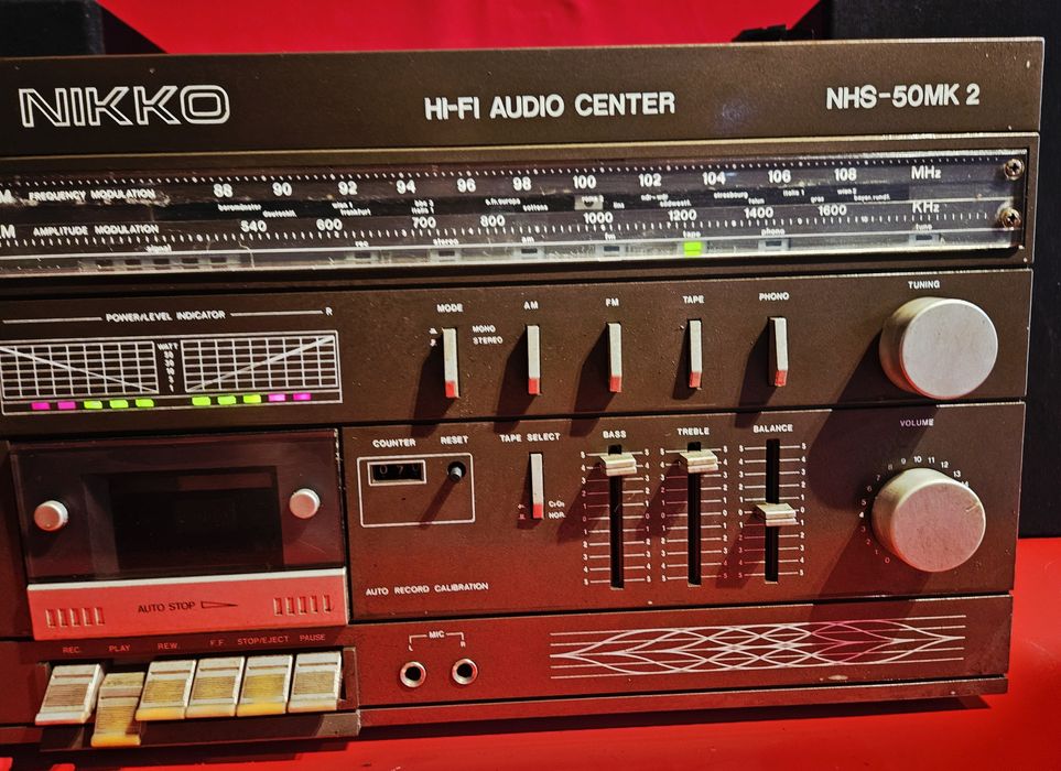 Wieża Hi-Fi z gramofonem, kolumnami, magnetofon