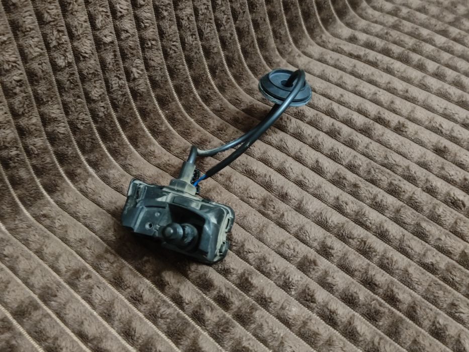 Замок люка паливного бака jetta 6 5C6810773B оригінал