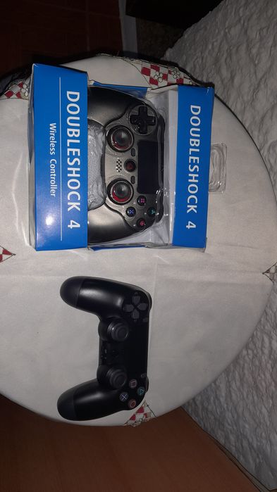 Vendo ps4 slim como nova pouco uso.como se  vê nas  fotos mais infor