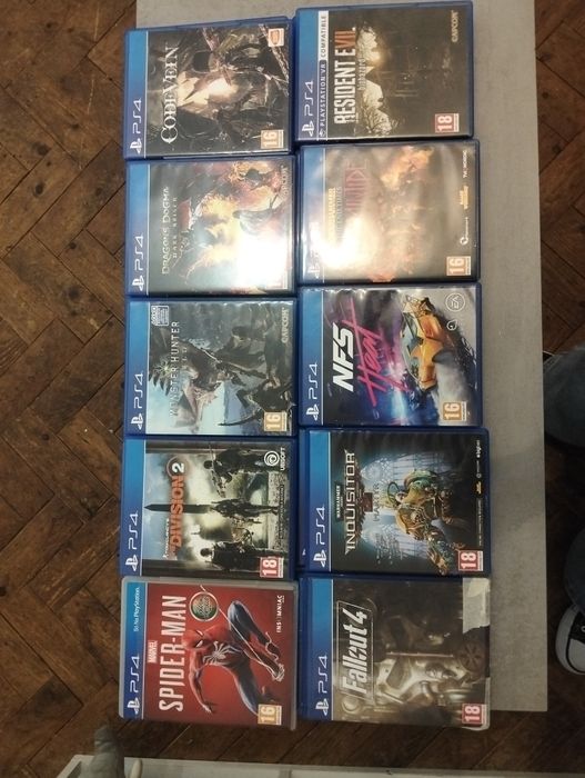 PlayStation 4 com cerca de 90 jogos