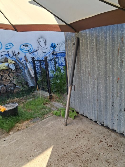 Parasol ogrodowy 300 cm, regulowany, podnoszony wysięgnik z podstawą