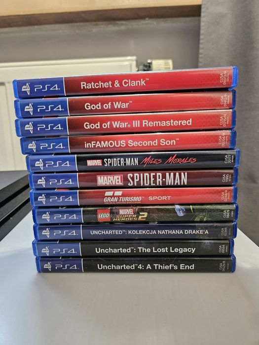 Ps4 pro 1 tb + 11 gier