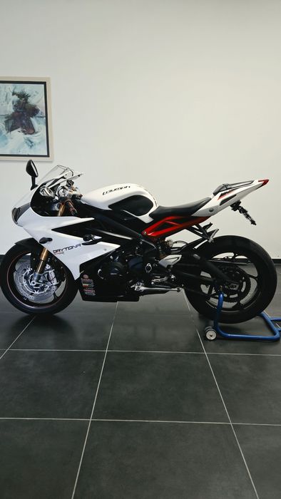 Selling Triumph Daytona 675R