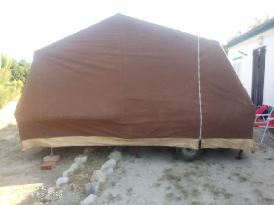 Atrelado tenda 2 quartos