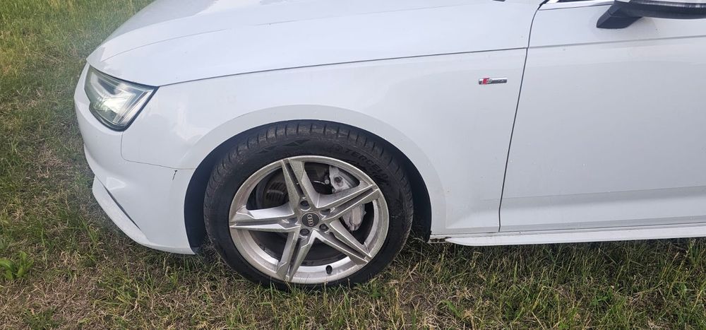 Prawa przednia ćwiartka przód, podłużnica Audi A4 B9 8W 2016R. lak. LS9R