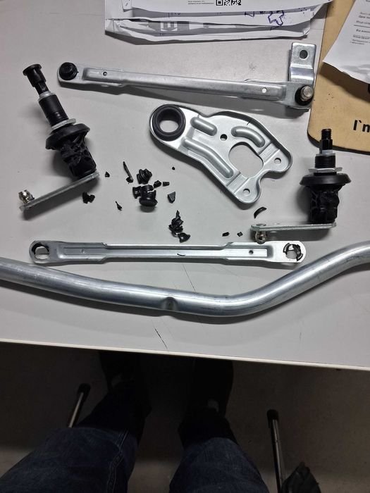 Трапеция стеклоочистителя передняя bmw x3 2003-, 61617051669 Б/У