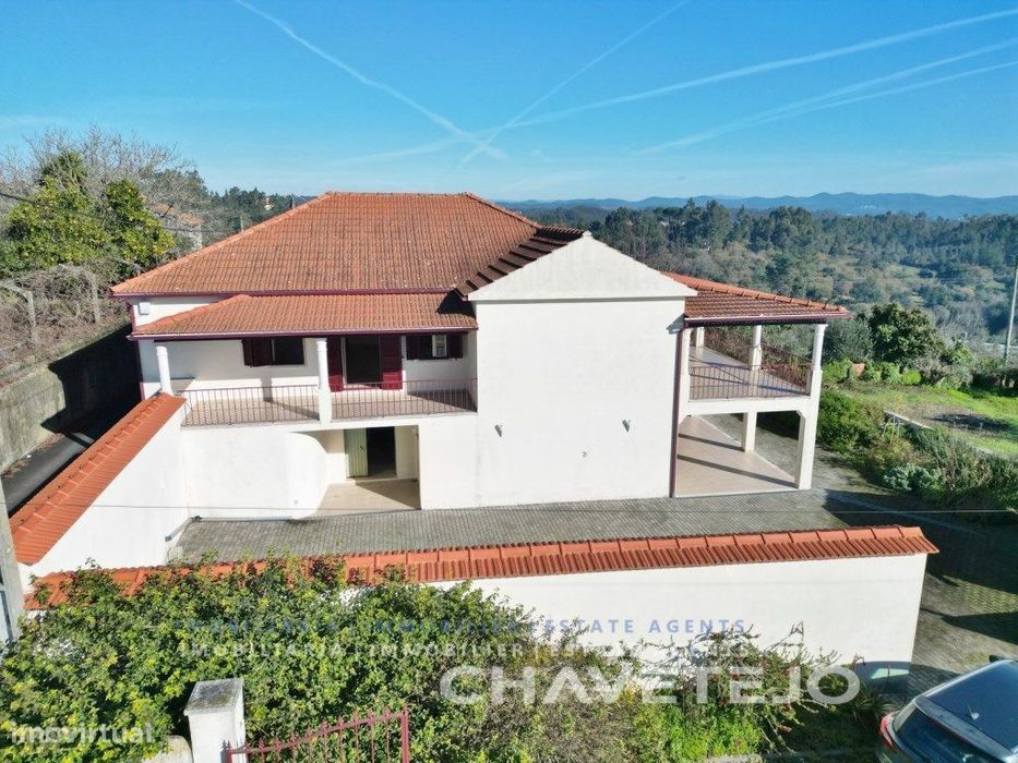 Moradia T3 com vistas deslumbrantes para o Lago Castelo de Bode