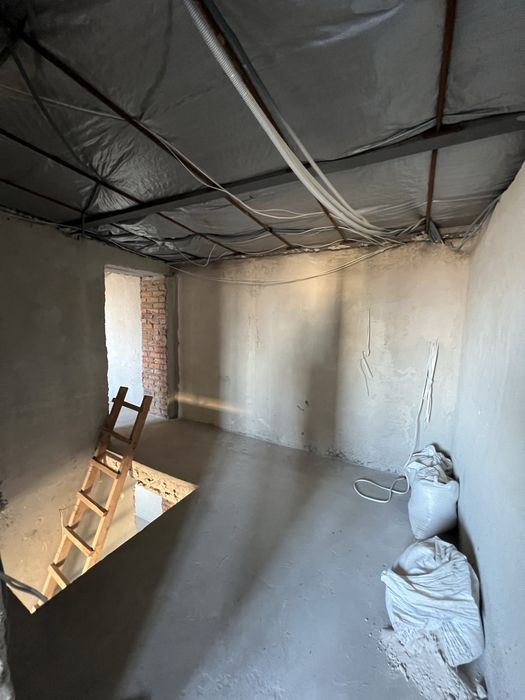 Продам 3-х кімнатну квартиру в зданому будинку.