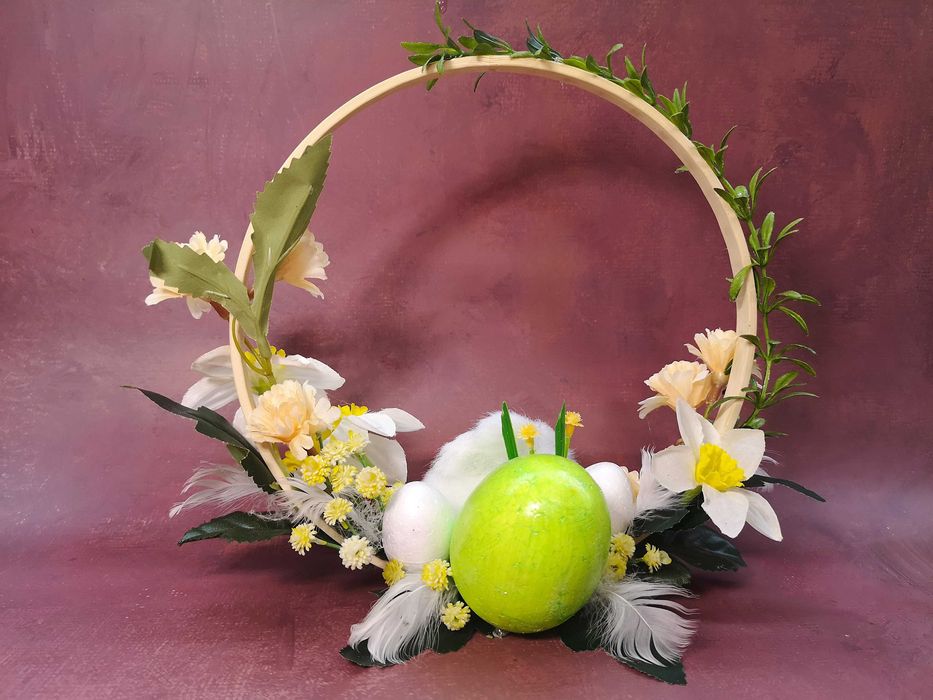 Stroik wielkanocny z króliczkiem