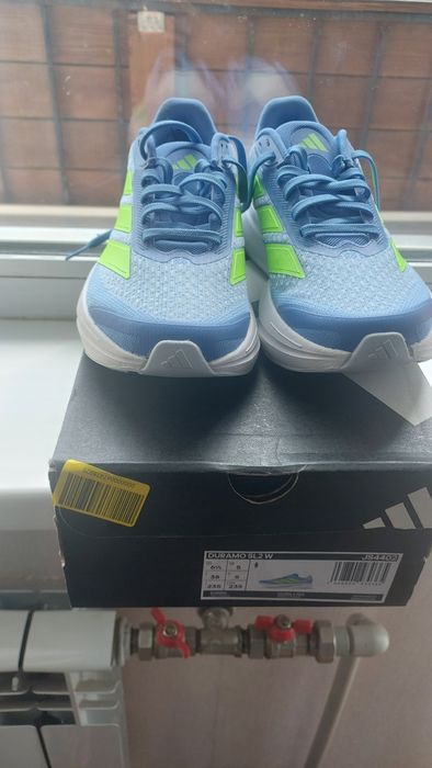 Жіночі кросівки Adidas 38p