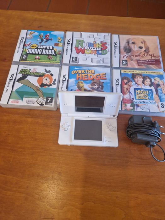 Consola "Nintendo DS Lite", 6 jogos e 3 canetas digitais
