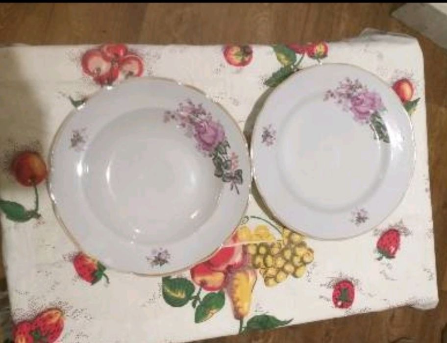 Набір тарілок нові