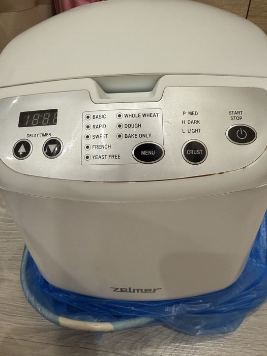 Продам хлебопечь Zelmer ZBM0900W