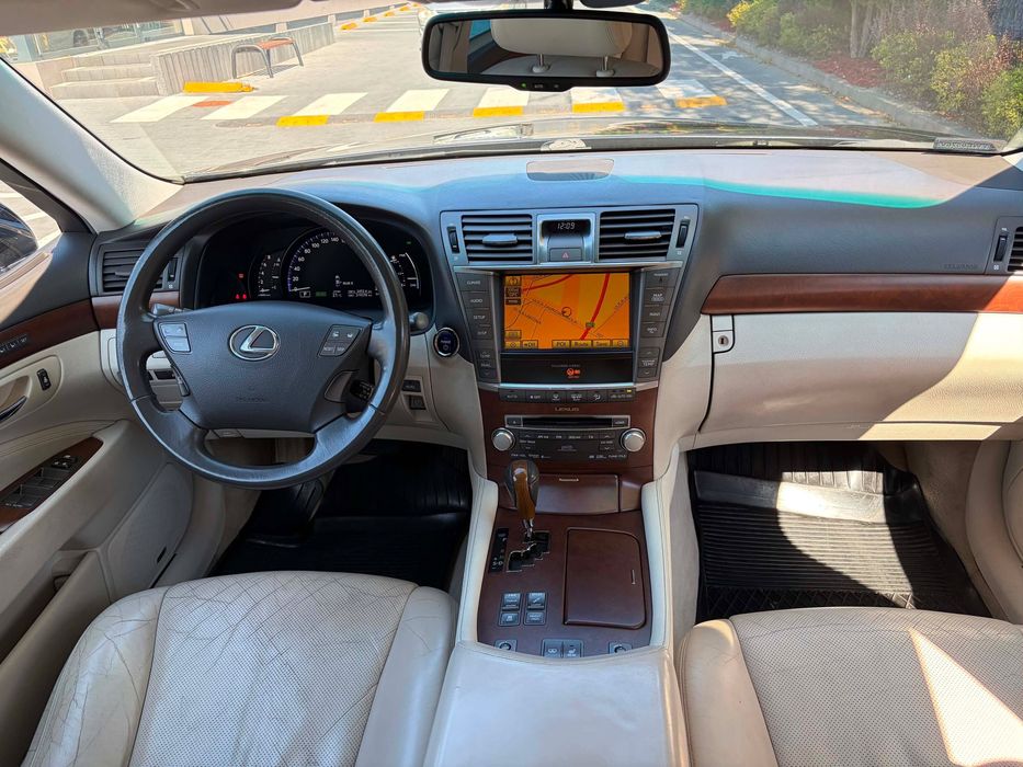 Sprzedam - Lexus LS600h