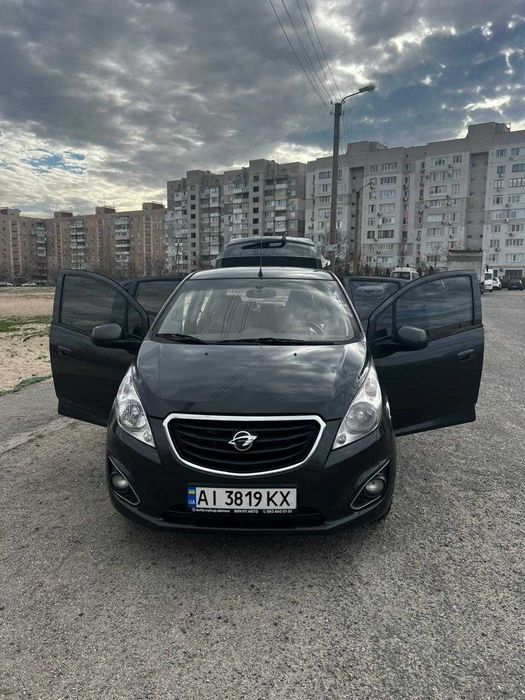 Автомобиль на автомате Шевролет Спарк