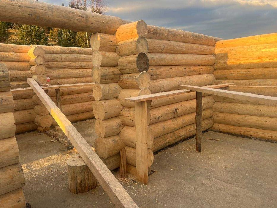 Будиночки в Микуличині — дикий зруб