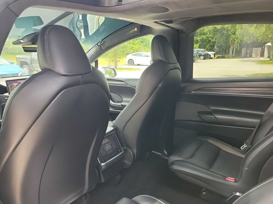 Tesla Model X      2022
