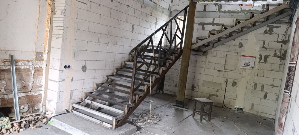 Зварювальник металоконструкцій сварщик