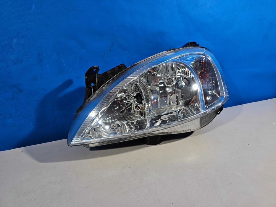 Opel Corsa C Lampa przód Przednia lewa Europa EU