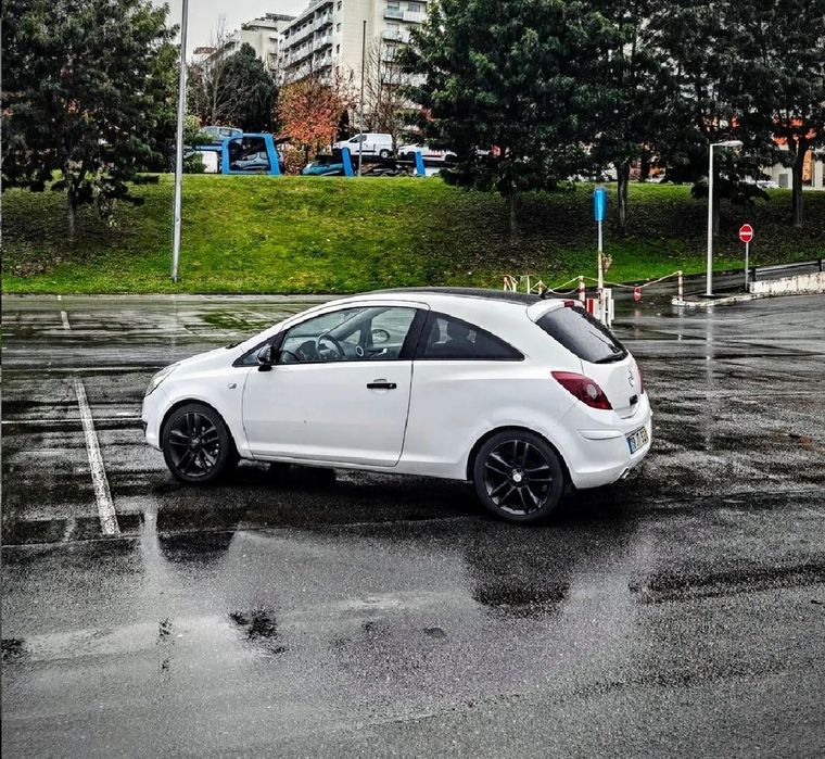Opel Corsa Black Edition Nacional
