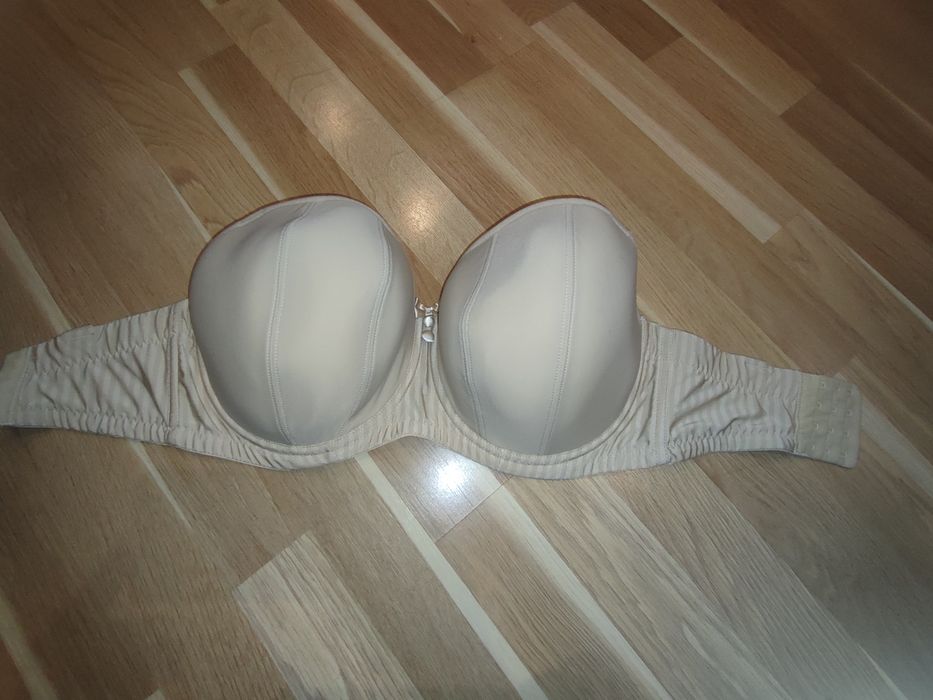 Продам бежевий 32H бюстгальтер