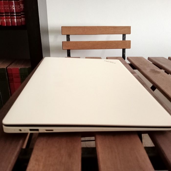 Laptop Chuwi  branco como novo + Acessórios novos