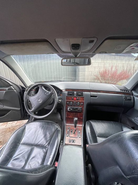 Продам мерсіка 210