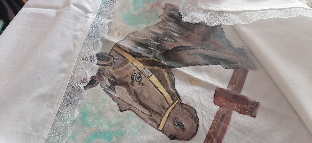 Linda toalha de mesa em algodão pintada à mão