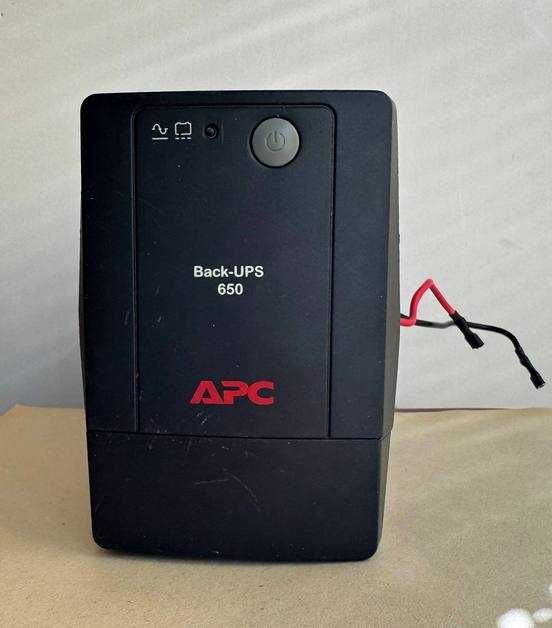 Источник бесперебойного питания  ИБП APC Back-UPS  650 Вт.