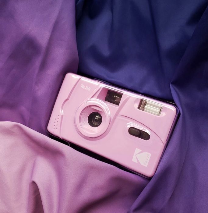 Kodak m35 фотоапарат рожевий плівковий