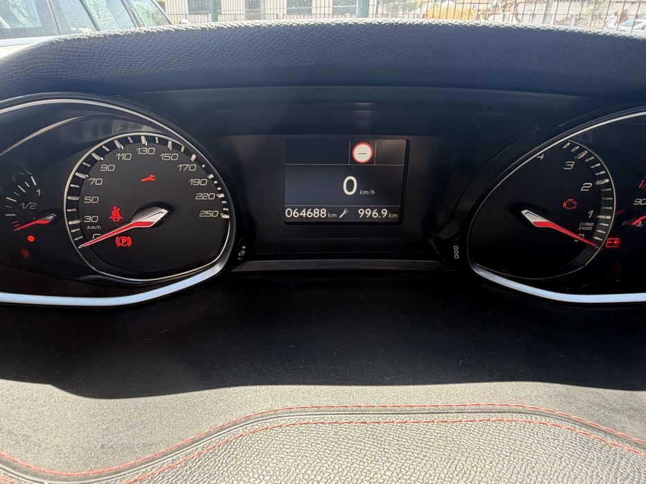 Peugeot 308 SW — fotografia 12