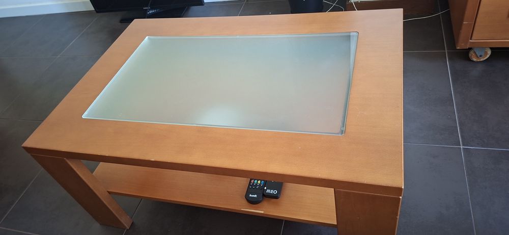 Mesa de centro em cerejeira