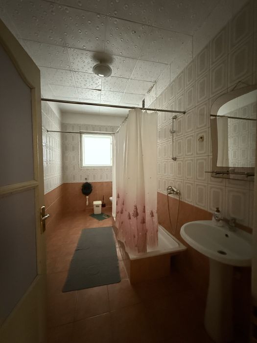 Продам будинку з виходом до лісу.