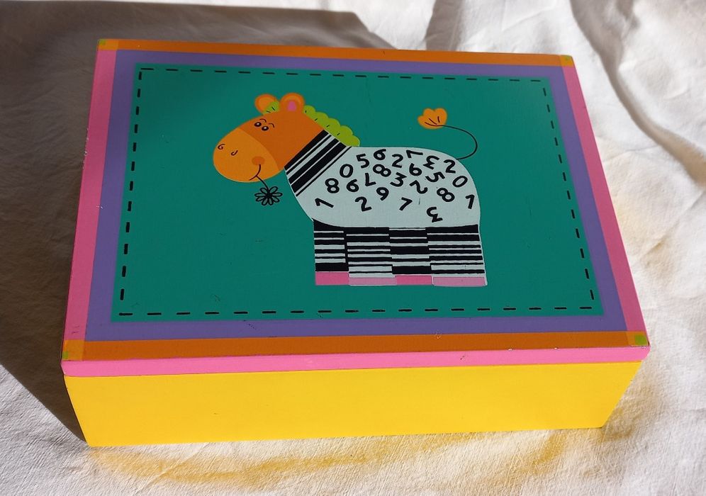 Guarda joias de madeira infantil