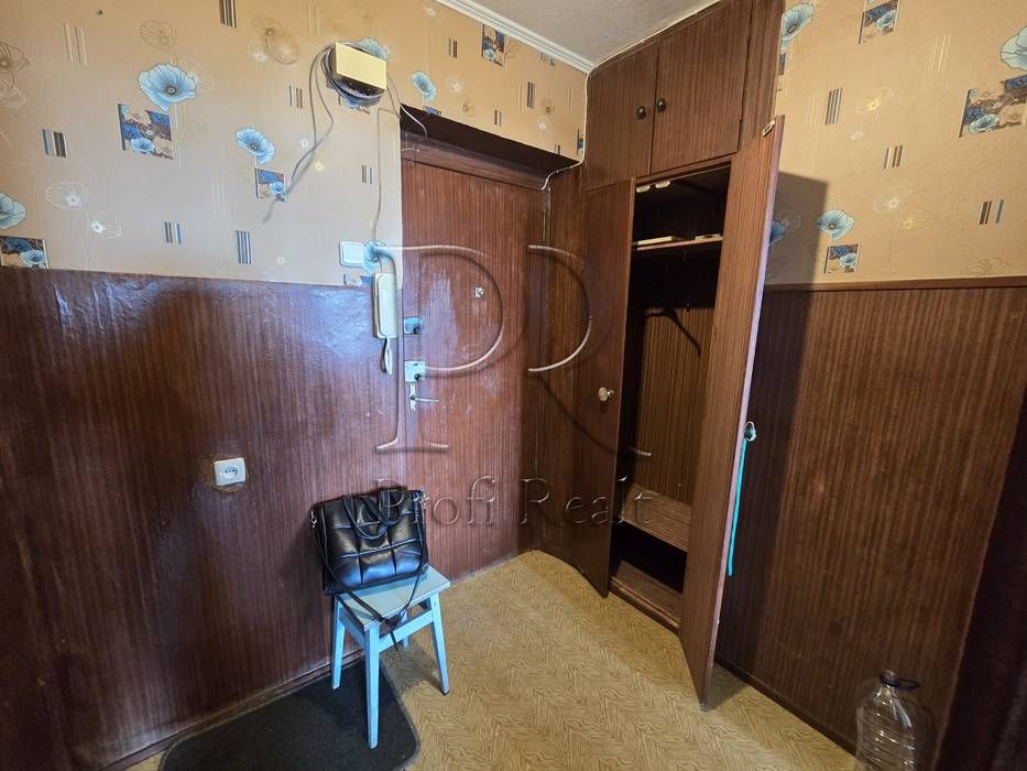 Продаж 1 кімн. квартири біля метро вулиця Юрія Глушка 9А